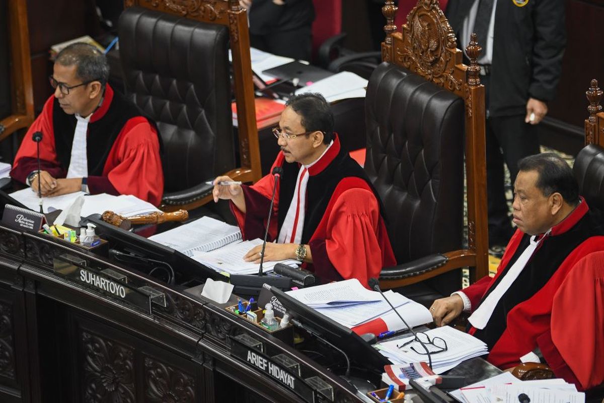 MKMK Akan Panggil Pelapor Saldi Isra dan Arief Hidayat