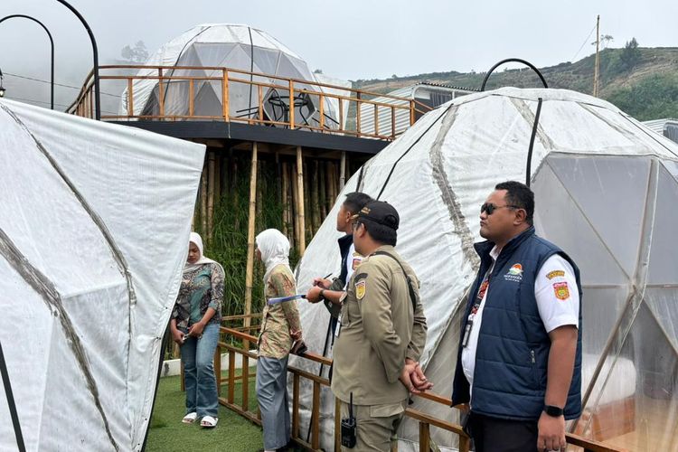 Pemkab Wonosobo saat memantau sejumlah wisata glamping (3/6/026).