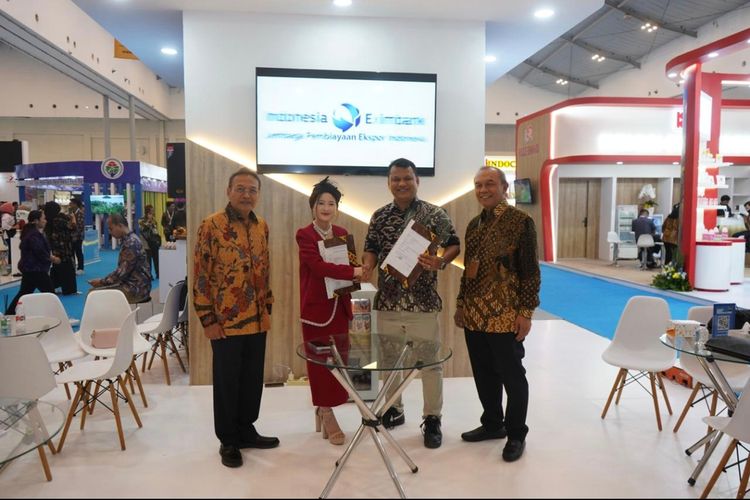 CV Kahaka International, berhasil menandatangani kontrak ekspor produk lidi sawit dengan buyer asal Vietnam senilai 500.000 dollar AS