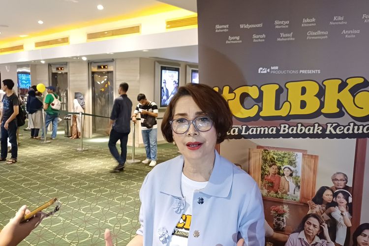 Doa Widyawati untuk Kesembuhan Tyo Pakusadewo