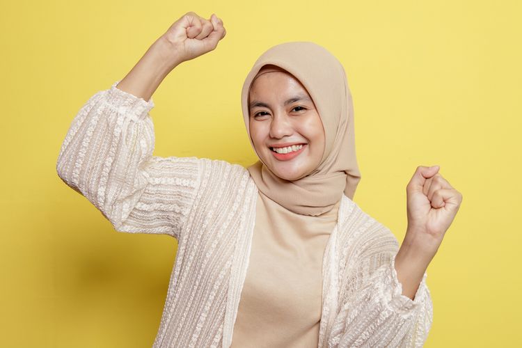 Ilustrasi hijab warna cream, berikut warna hijab yang bikin muka cerah
