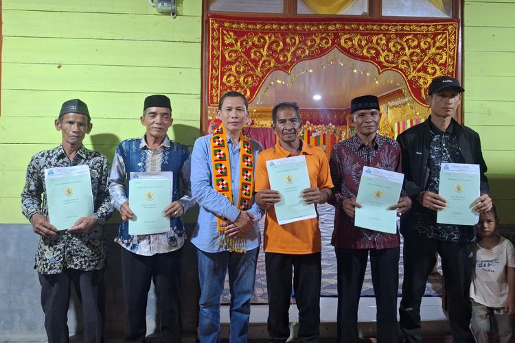 441 Transmigran Simeulue Terima SHM, Aset Bisa Jadi Akses Kredit
