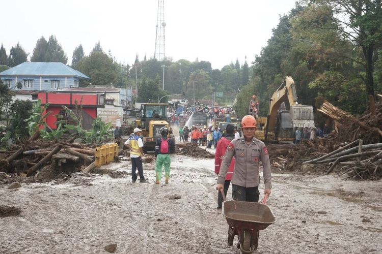 Kabupaten Solok Tetapkan Darurat Bencana Pasca Banjir Bandang, Dua Warga Hilang Puluhan Mengungsi