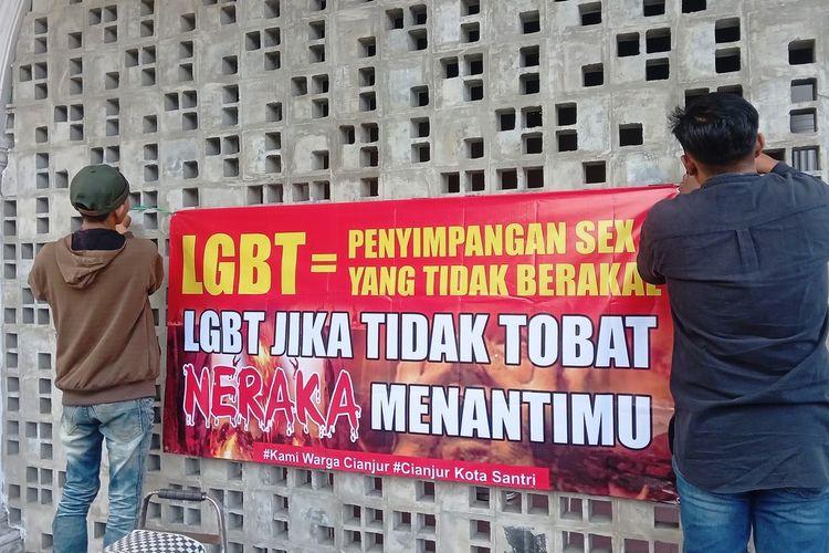 Dikawal Polisi, Ormas Islam di Cianjur Sweeping Kafe yang Diduga Jadi Tempat Kumpul Komunitas LGBT