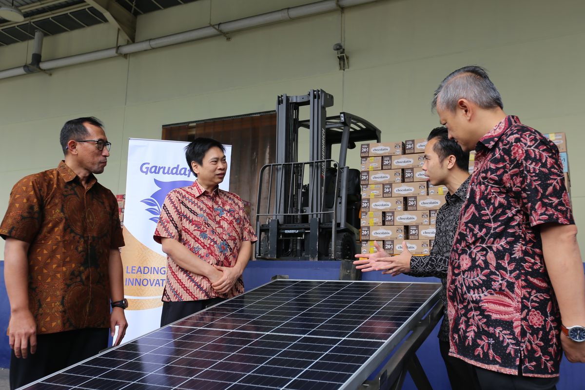 Garudafood meresmikan Pembangkit Listrik Tenaga Surya (PLTS) Atap di Pabrik Garudafood Sumedang, Jawa Barat pada 18 Januari 2024.