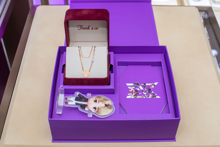 Brand perhiasan Frank & co meluncurkan koleksi perhiasan bertajuk Frank & co.'s TinyTANSpecial Collection.
