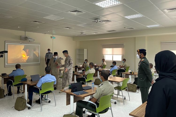 Menteri Pertahanan (Menhan) Prabowo Subianto mengunjungi Zayed Military University di Abu Dhabi, Uni Emirat Arab (UEA), Rabu (28/6/2022).