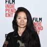 Chloe Zhao Jadi Perempuan Kedua Peraih Sutradara Terbaik di Golden Globes