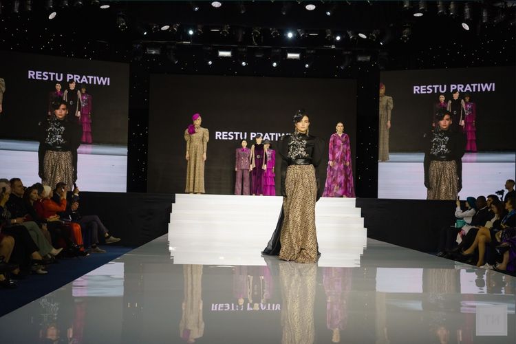 Brand Indonesia Restu Pratiwi menarik minat dalam Kazan Modest Fashion Show 2022 di Rusia.