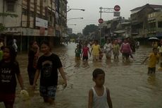 Banjir Surut, Jalan di Depan Kampung Pulo Mulai Dibuka 