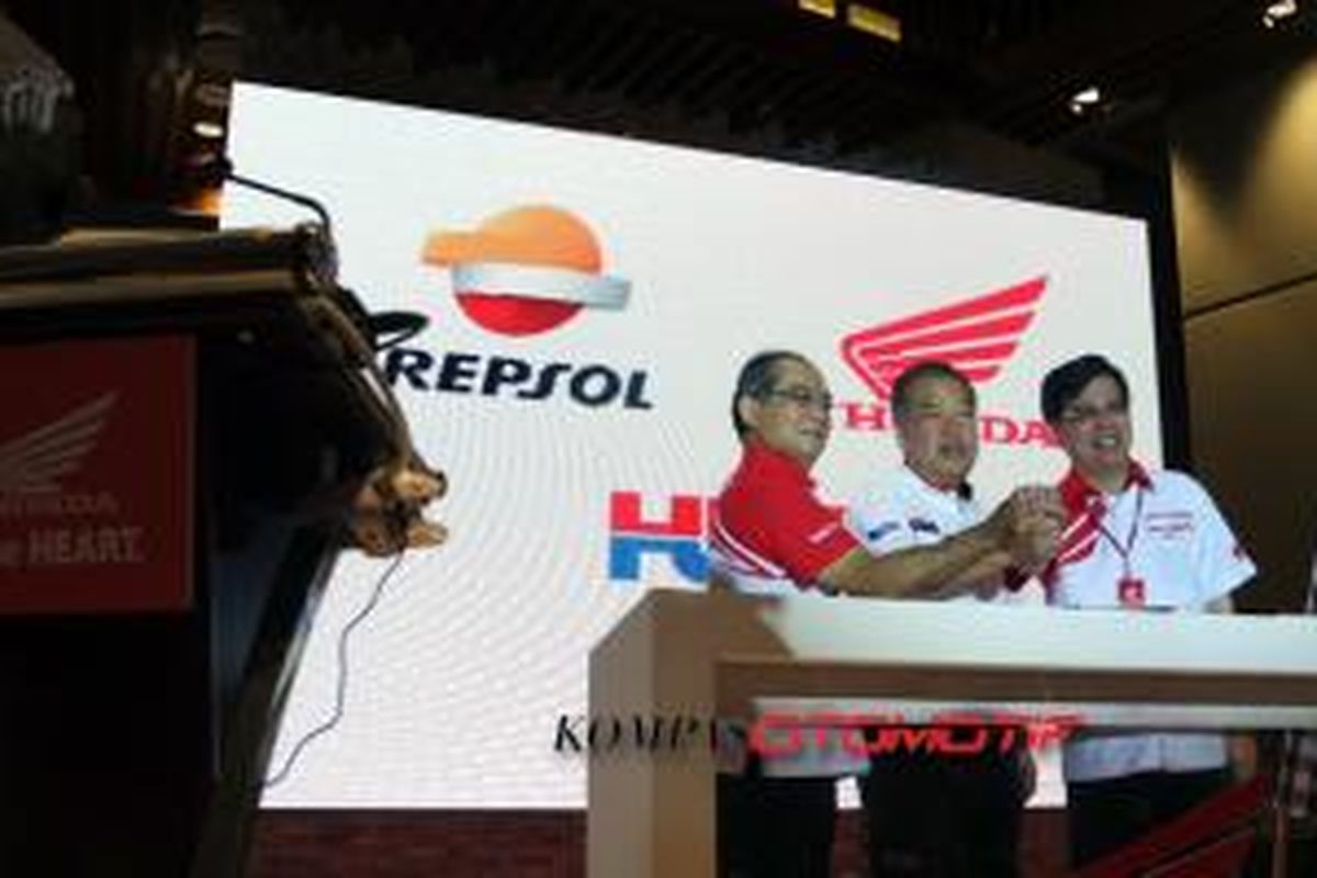 Honda Racing Corporation dan Astra Honda Motor menandatangani kontrak kerja sama sponsor untuk MotoGP musim 2015.
