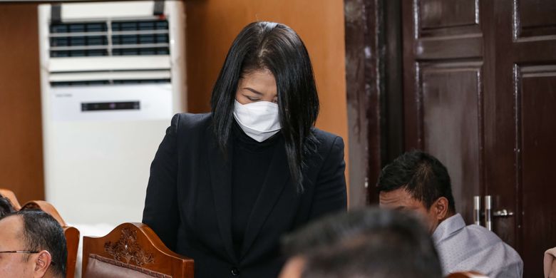 Terdakwa kasus pembunuhan berencana Nofriansyah Yosua Hutabarat (Brigadir J), Putri Candrawathi menjalani sidang di Pengadilan Negeri Jakarta Selatan, Selasa (1/11/2022). Agenda persidangan pemeriksaan saksi-saksi.