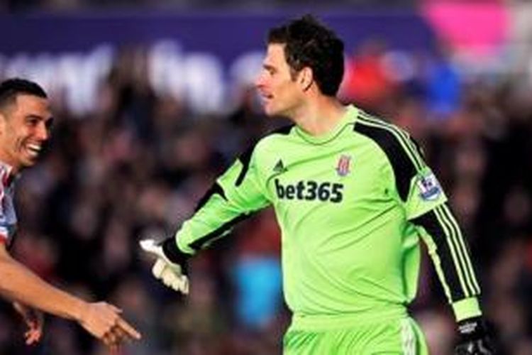 Kiper Stoke City,  Asmir Begovic. 