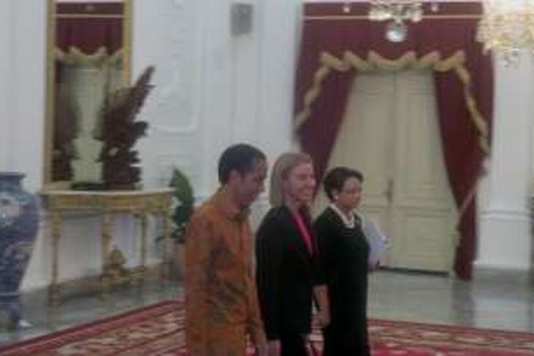 Presiden Joko Widodo saat menerima kunjungan kehormatan dari Uni Eropa Frederica Mogherini di Istana Merdeka Jakarta, Jumat (8/4/2016).