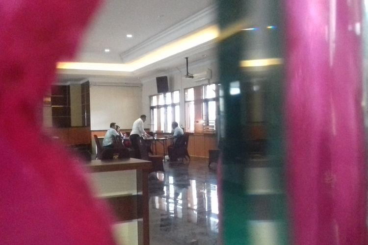 Suasana pemeriksaan oleh penyidik KPK di Aula Polres Malang Kota, Rabu (10/4/2019)