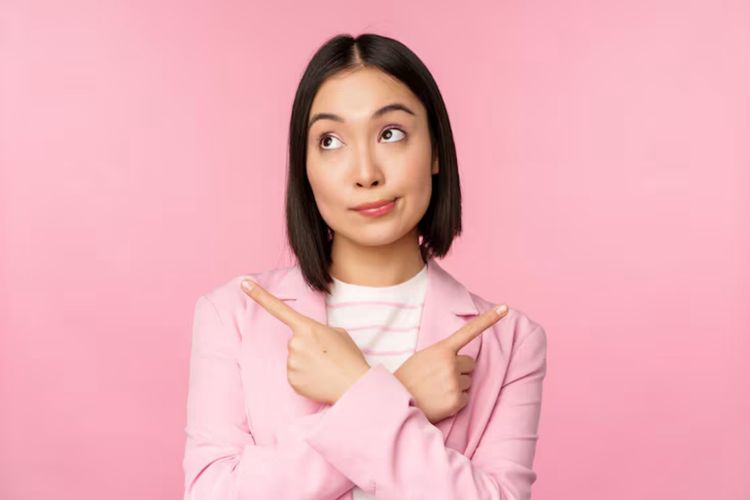 Apa itu pick me yang sering viral di media sosial? Simak arti, ciri-ciri, dan penjelasannya dari sudut pandang psikologi.