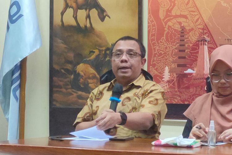 Direktur Eksekutif Para Syndicate Ari Nurcahyo dalam diskusi bertajuk Koalisi Besar untuk Siapa: Ganjar atau Prabowo atau?, Jumat (14/4/2023).