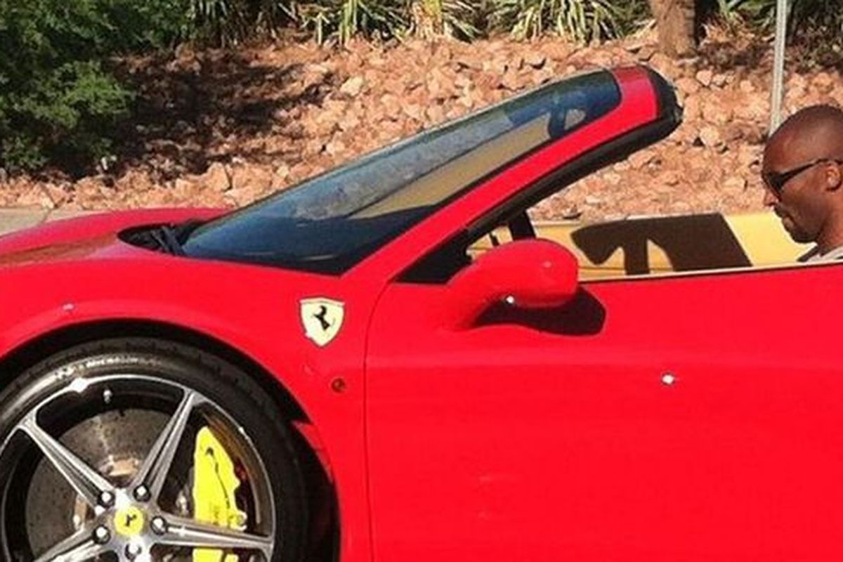 Kobe Bryant salah satu selebritas yang terkenal menyukai supercar Italia