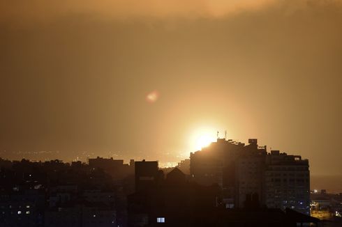 Israel Buka Kembali Penyeberangan Gaza, Izinkan Warga Palestina Kembali Bekerja