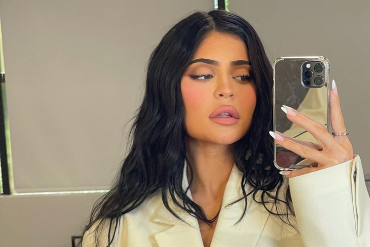 Kylie Jenner kerap membagikan potrer selfie dirinya di akun Instagram pribadinya