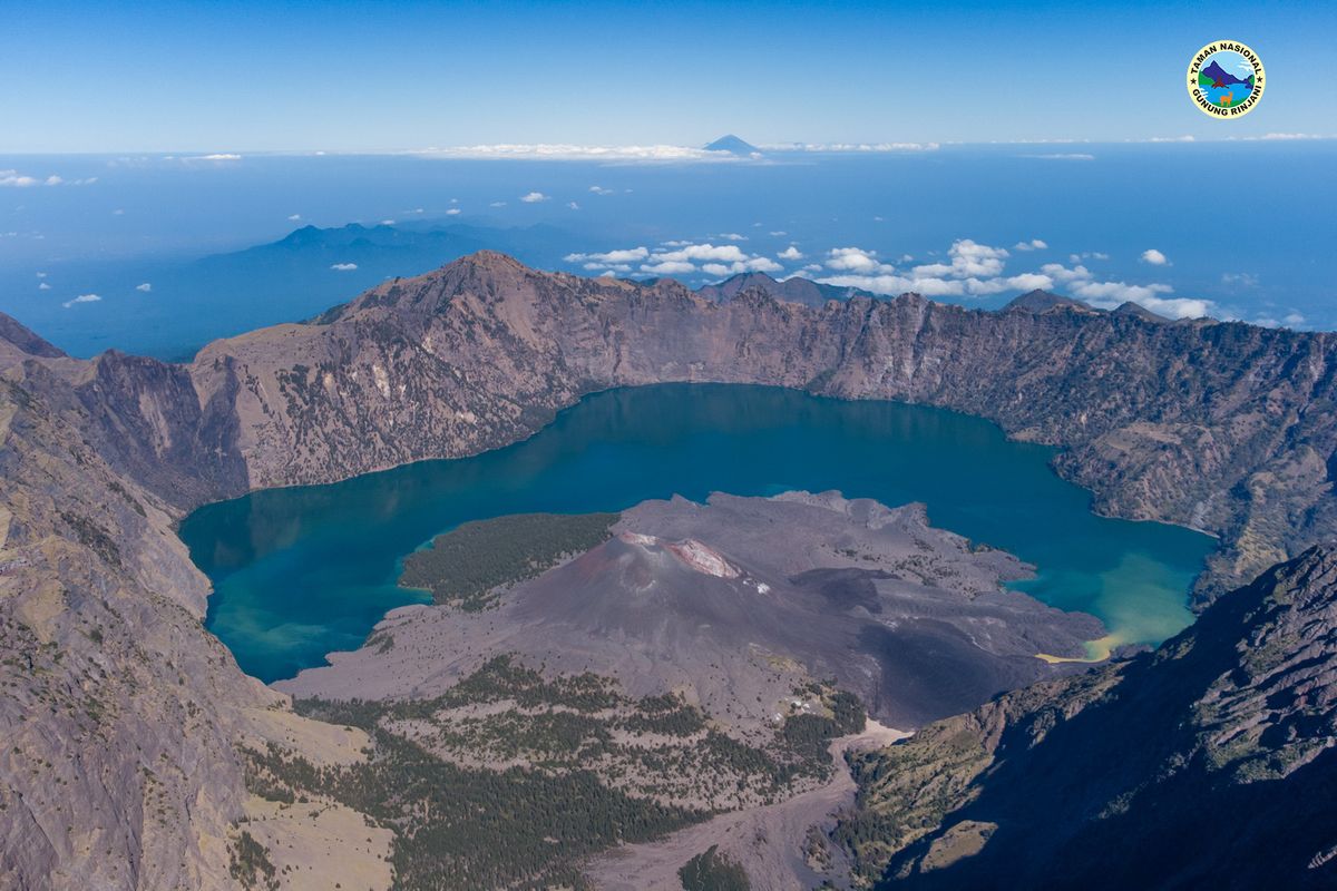 6 Jalur Pendakian Gunung Rinjani Ditutup hingga April 2025, Ini Penyebabnya