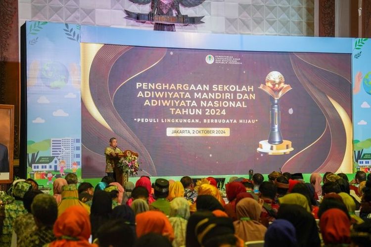 Sekolah Menengah Atas Negeri (SMAN) 40 Jakarta yang menerapkan program Sekolah Energi Berdikari (SEB) dari Pertamina dinobatkan sebagai Sekolah Adiwiyata tingkat Nasional 2024.