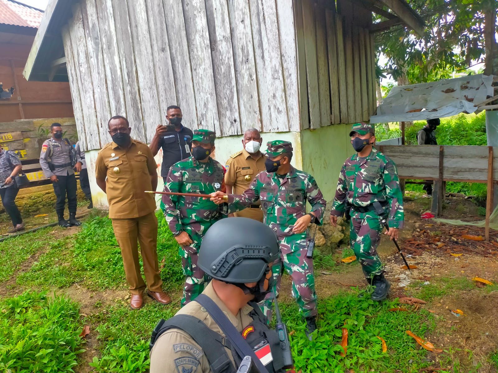 Usai Penyerangan Pos Koramil Kisor, Kapendam Sebut Warga Takut Pulang karena Diancam KST