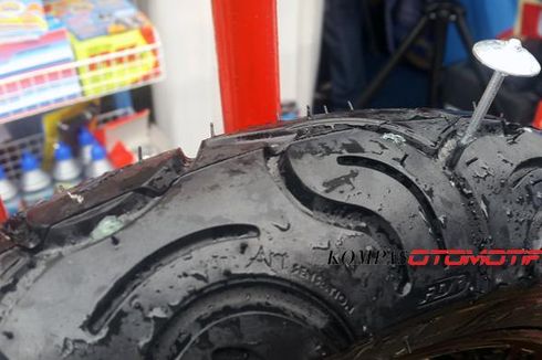 Tambal Ban Motor Tubeless Pakai Model Tusuk Bikin Ban Bunting?