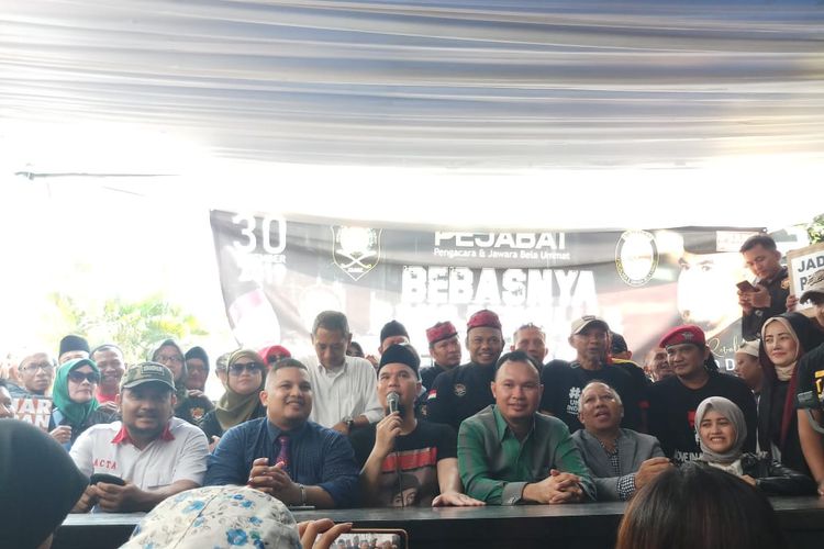 Musisi Ahmad Dhani saat jumpa pers di kediamannya, kawasan Pondok Indah, Jakarta Selatan, Senin (30/12/2019).