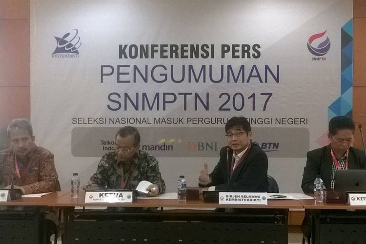 Konferensi Pers Pengumuman SNMPTN 2017 di Kementerian Riset dan Teknologi, Jakarta, Rabu, 26 April 2017.