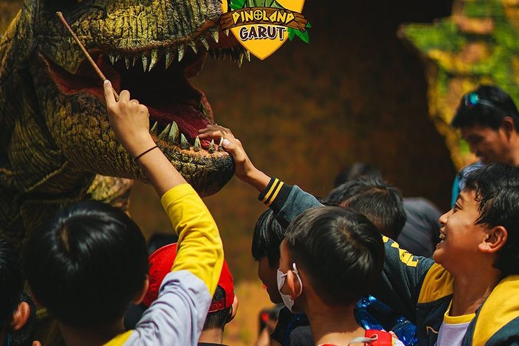 Garut Dinoland, tempat wisata bertema dinosaurus di Garut Jawa Barat