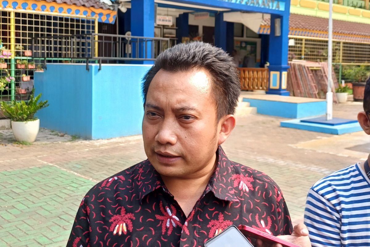 Komisioner KPAI, Aris Adi Leksono, saat ditemui wartawan di SMPN 73 Jakarta, Jakarta Selatan, Selasa (21/5/2024).