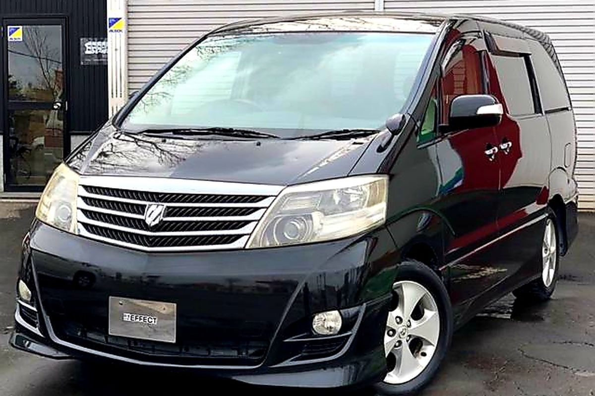 Ilustrasi Toyota Alphard generasi pertama