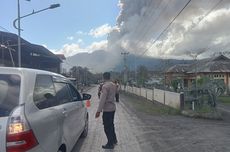 Gunung Lewotobi Laki-laki Muntahkan Awan Panas Sejauh 1 Km, Warga Diminta Waspada