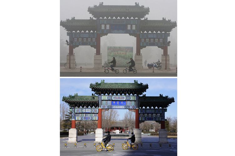 Pengendara sepeda melewati gerbang tradisional China pada siang hari yang keruh karena kabut dan polusi di Beijing, pada 26 Oktober 2007, puncak, dan lokasi yang sama pada 5 Februari 2022. 