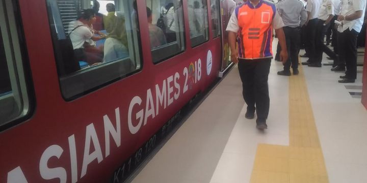 Suasana kereta LRT Palembang, ketika dilakukan uji coba pertama kali oleh pegawai Dishub Sumsel.