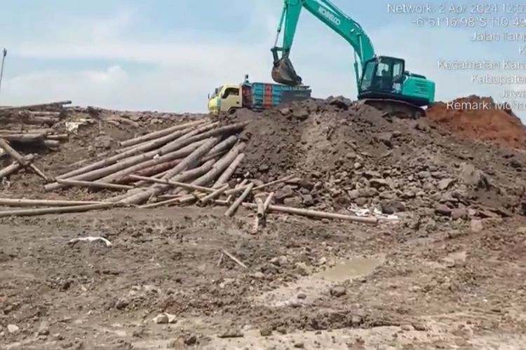 Kondisi terkini perbaikan tanggul Sungai Wulan di Dukuh Norowito, Desa Ketanjung, Kecamatan Karanganyar, Kabupaten Demak, Selasa (2/4/2024). (PUPR Demak)