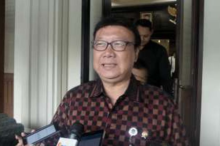Menteri Dalam Negeri Tjahjo Kumolo saat ditemui di kantor Kemenko Polhukam, Jakarta Pusat, Senin (24/10/2016).