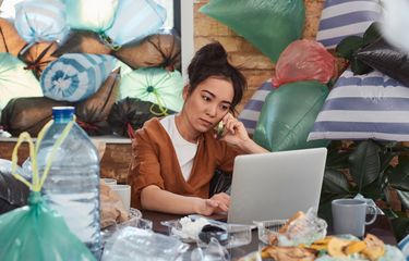 Memahami apa itu hoarding disorder sangatlah penting agar Anda bisa melakukan pengobatan dan perawatan yang diperlukan.