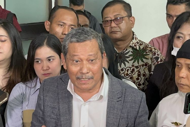 Koordinator tim penasihat hukum Ricky Rizal, Erman Umar saat ditemui usai persidangan di PN Jakarta Selatan, Selasa (14/2/2023).