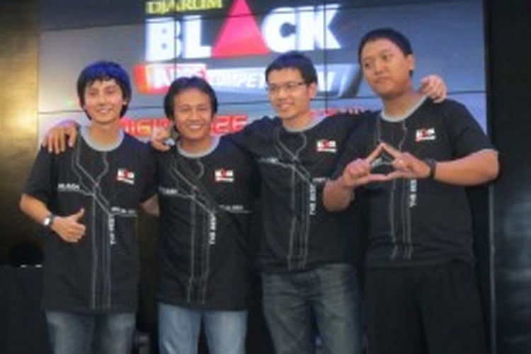 Empat pemenang utama Djarum Black Apps Competition 2013