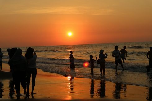 Libur Lebaran di Pantai Widuri Padat Pengunjung, Tiap Hari Ada yang Lapor Anak Hilang