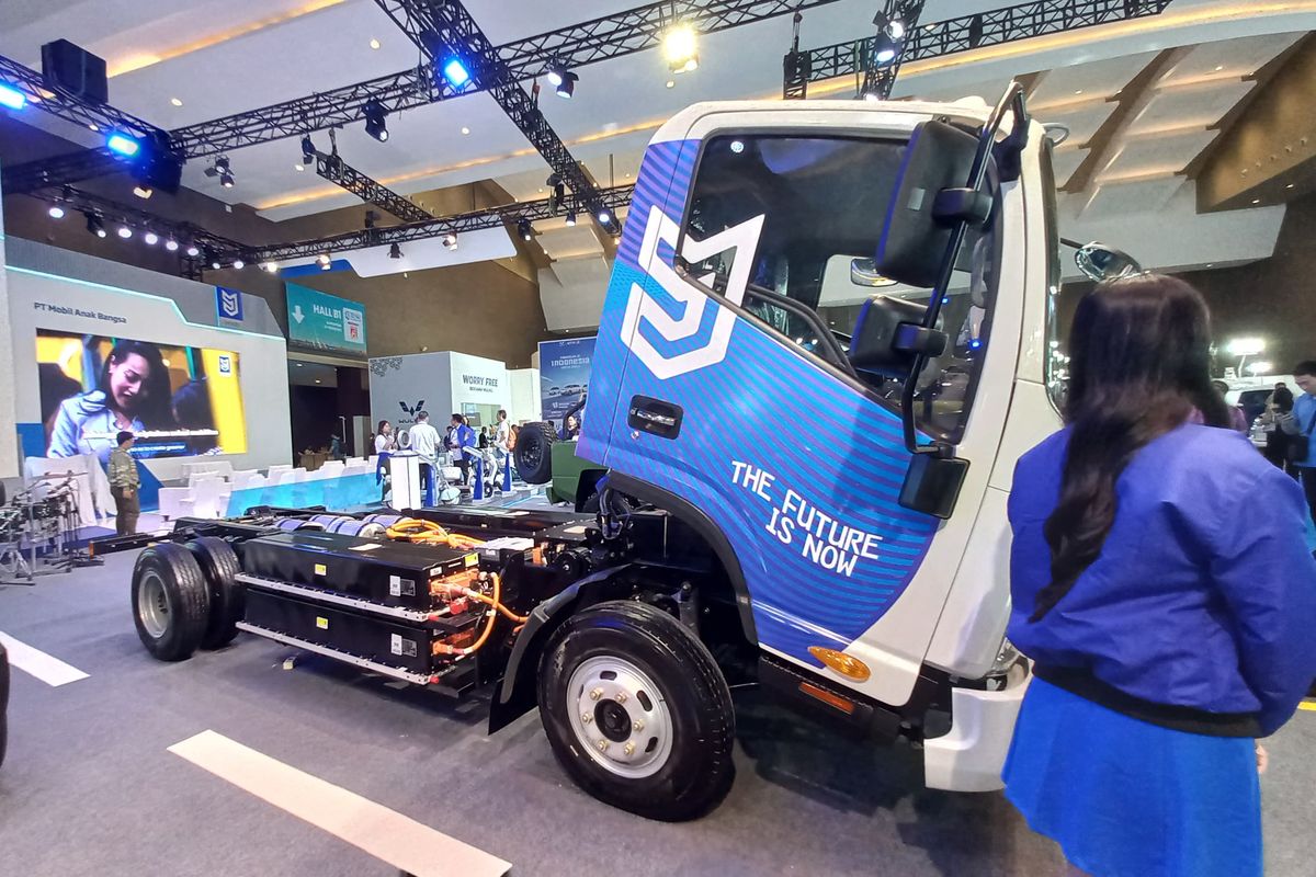 Truk listrik MAB di PEVS 2025
