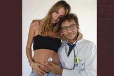 Berkostum Dokter, Valentino Rossi Umumkan Bakal Jadi Ayah