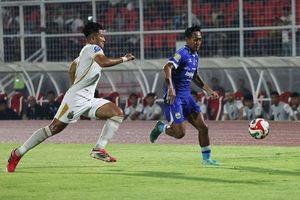Persib Ukir 'Remontada', Hodak Ungkap Alasan Ganti Beckham Putra 