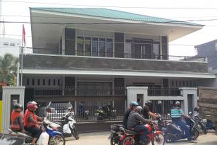 Sebuah rumah mewah yang terletak di Jalan Dara Nante, Pontianak, yang menjadi sasaran perampokan yang terjadi pada Selasa (25/8/2015)