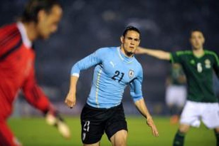 Striker Uruguay, Edinson Cavani, yang membela klub Perancis, Paris Saint-Germain.