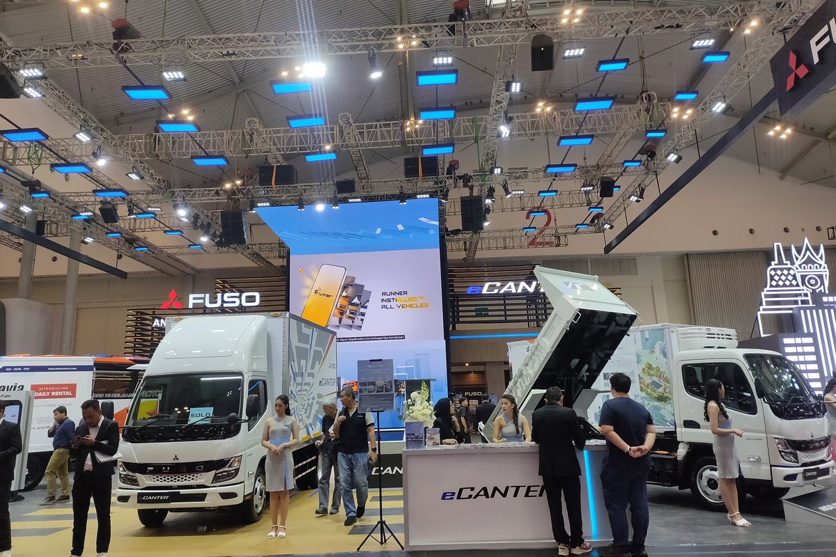 Booth Mitsubishi Fuso di GIIAS 2024