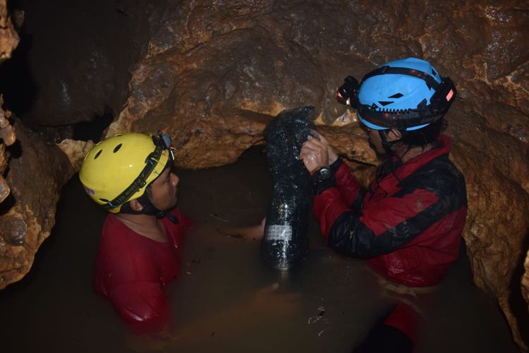 Sumber mata air ada di kedalaman 180 meter di gua vertikal di wilayah Kecamatan Paranggupito