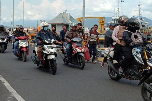 Sehari, 6.975 Sepeda Motor Menyeberang dari Gilimanuk ke Pelabuhan Ketapang